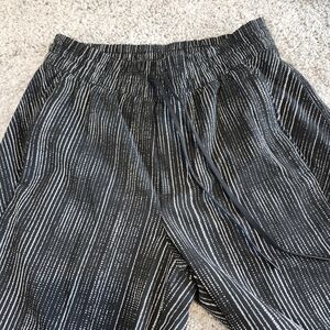ATHLETA JOGGERS Black White Stripe 3 Zipper Pockets Elastic Waist Band